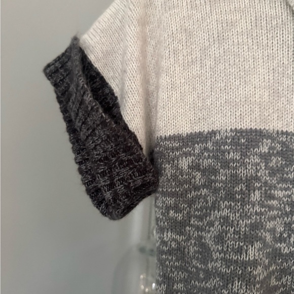 Women's Sweater in Gray and Black US-Small - Picture 3 of 7